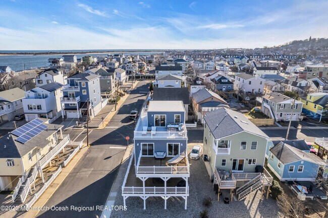 Building Photo - 26 Waterwitch Ave