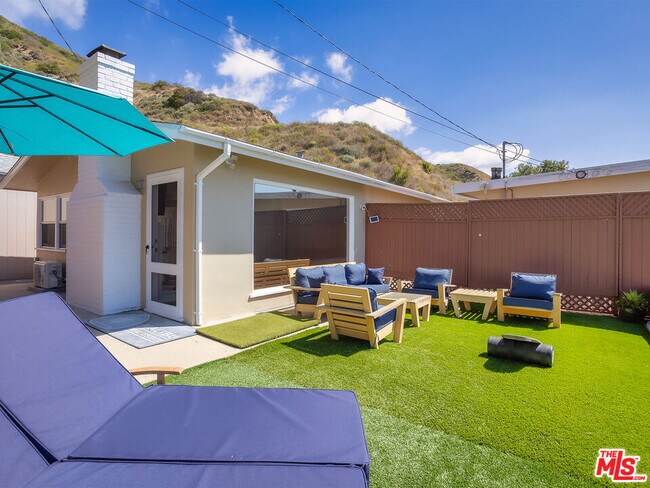 Foto del edificio - 22605 Pacific Coast Hwy