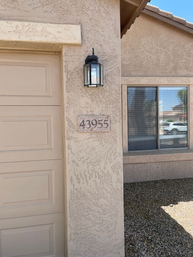 Foto del edificio - **$400 Move In Special** Single Level 3 Be...