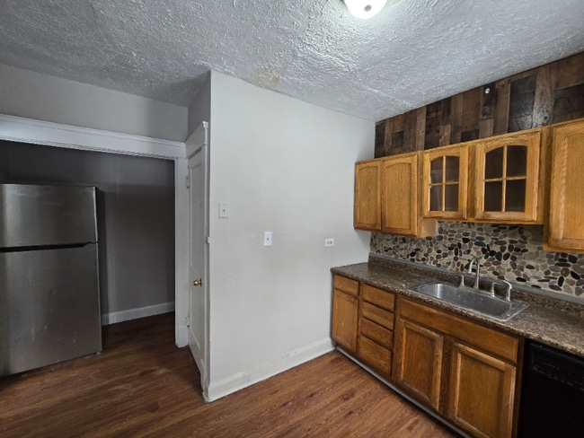 Building Photo - 1724 Cliffview Rd