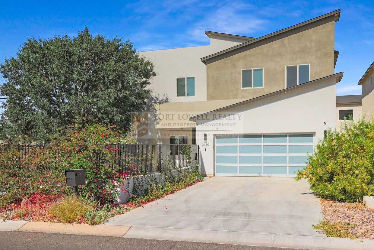 Primary Photo - Amazing Rental in Lower Arcadia available ...