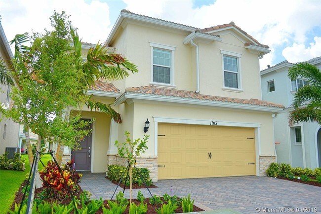 Building Photo - 1102 Banyan Drive
