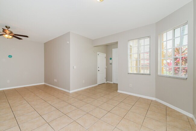 Building Photo - 10211 Tin Maple Dr