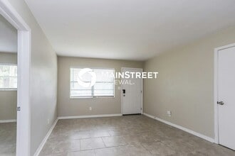 Building Photo - 2243 Trelain Dr S