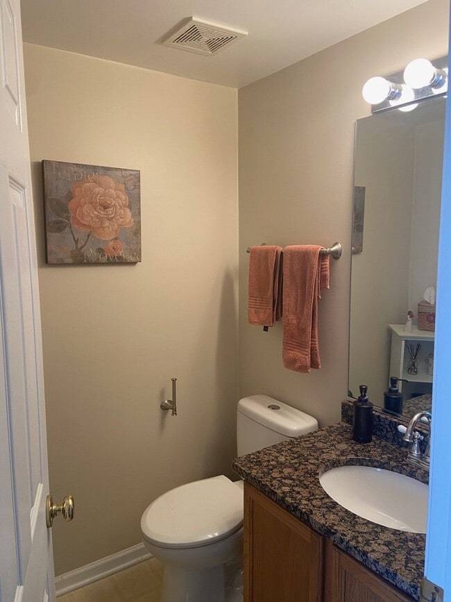 Building Photo - 3366 Ravinia Cir