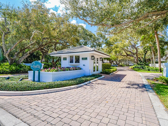 Building Photo - 131 Peppertree Dr