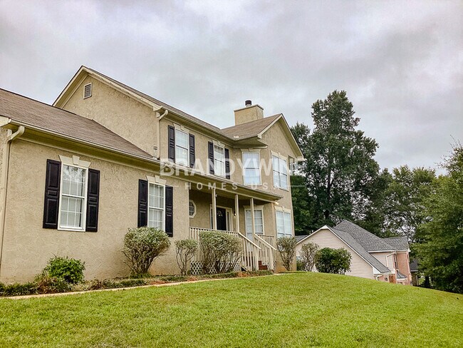 Building Photo - One month FREE RENT