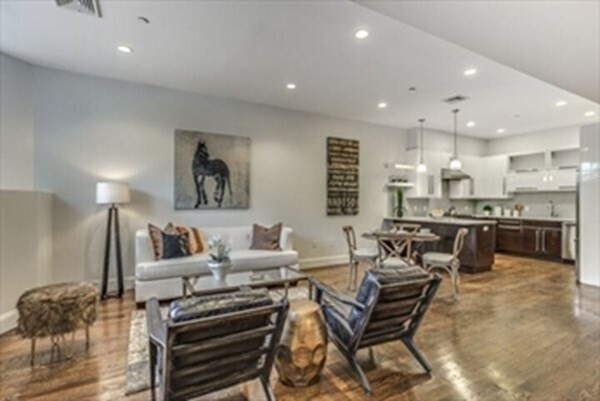 Foto del edificio - 1471 Beacon St