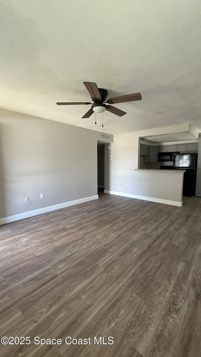 Building Photo - 800 N Fiske Blvd