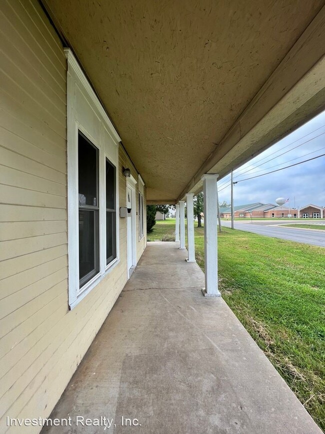 Building Photo - 3 br, 2 bath House - 808 S McCanse St.
