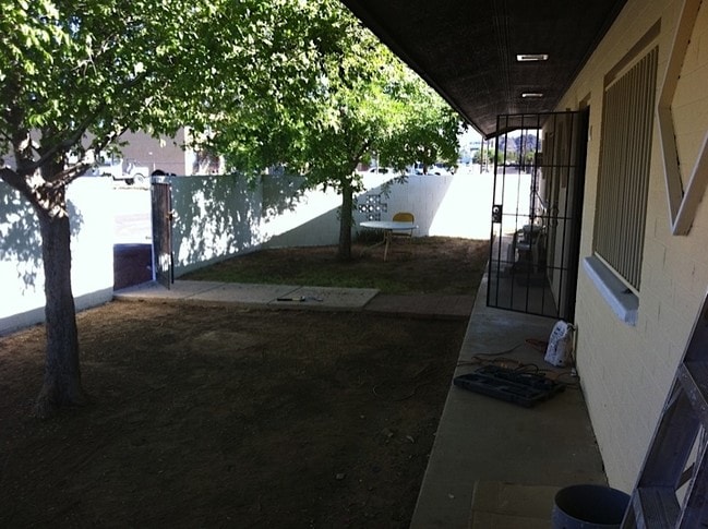 Building Photo - 801 E Puget Ave