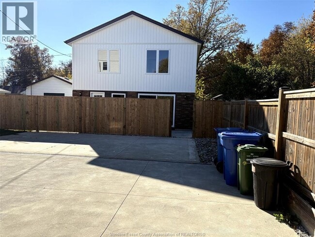 Building Photo - 3933 Woodward Blvd