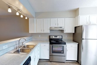 Building Photo - West Wind Landing Apartments & Townhomes