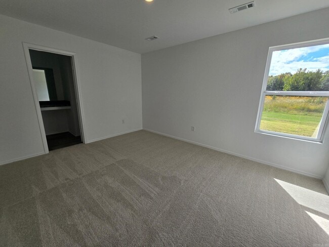 Foto del edificio - 1296 Maple St