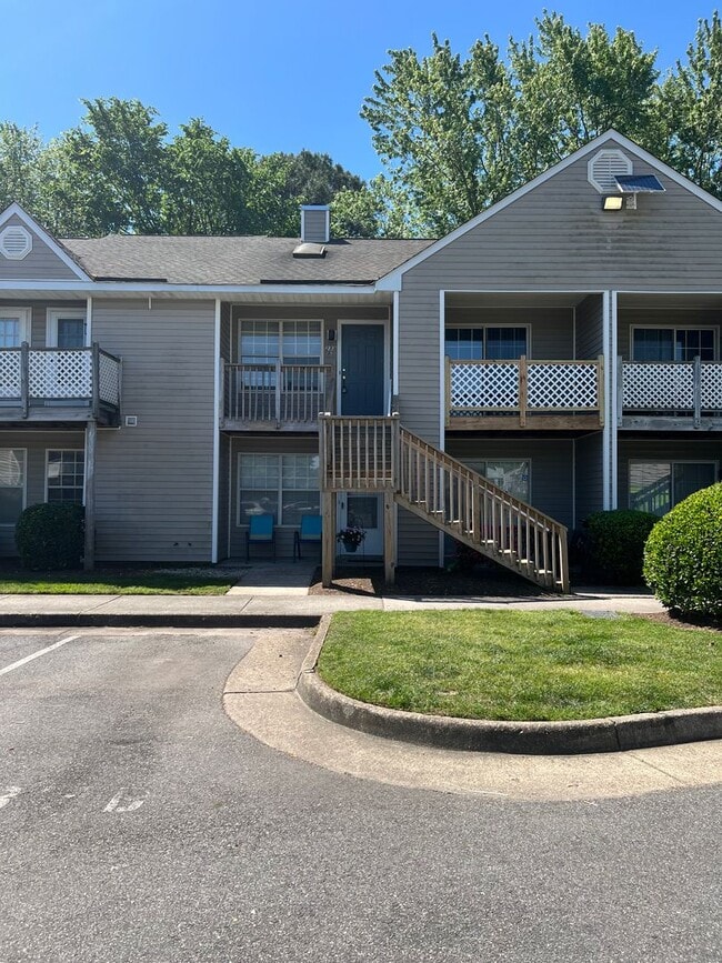 Building Photo - 233 B Lantana Ln