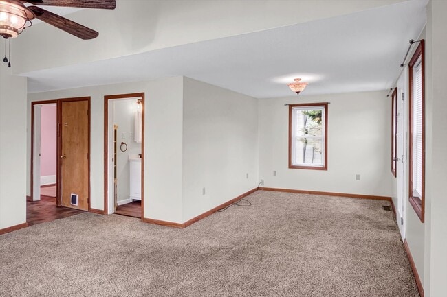 Building Photo - 848 Bloom Rd