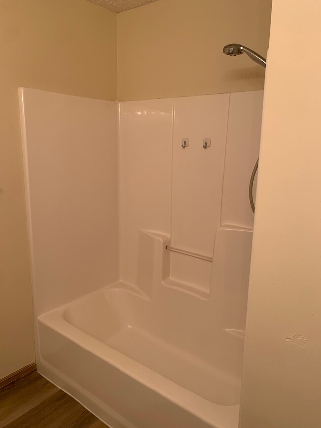2nd Bathroom - 401 Smith Ave