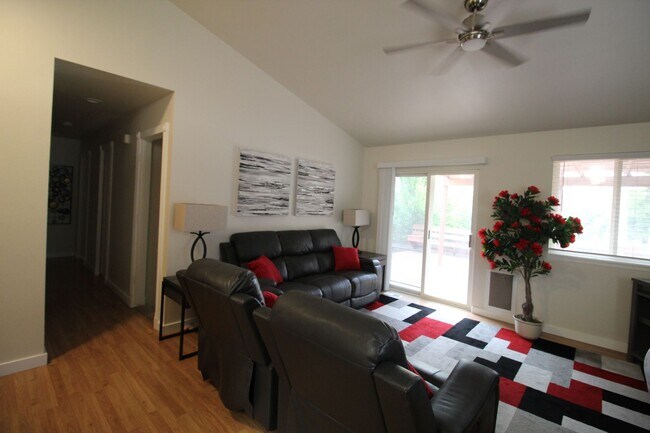 Building Photo - Great Home in West Loveland