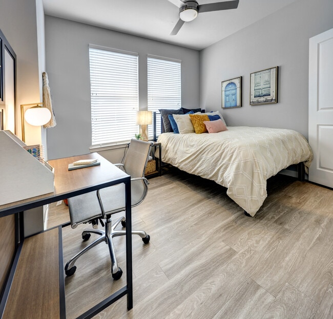 Cozy Retreat - The Hollis Townhomes