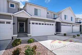 Building Photo - 858 Pheasant Run Ln