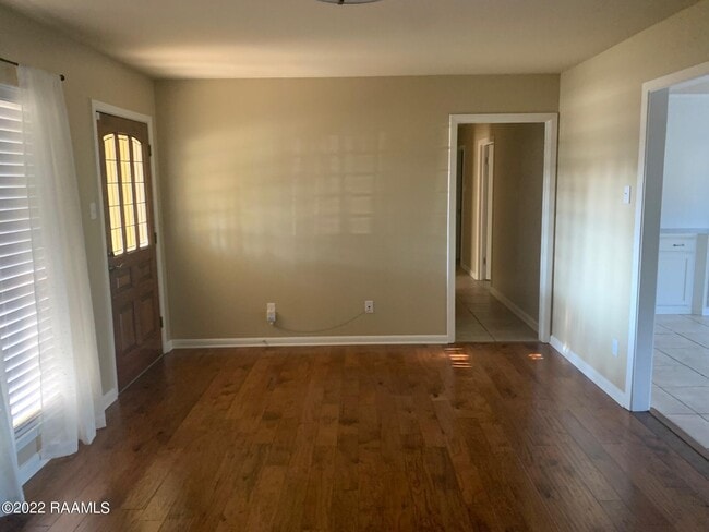 Building Photo - 521 Brentwood Blvd