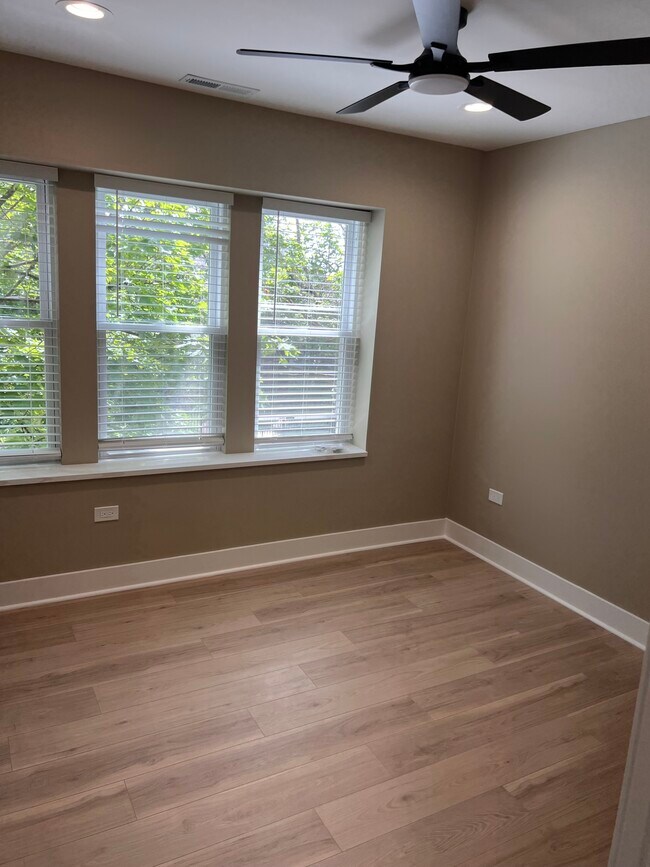 Foto del edificio - 4901 W Parker Ave