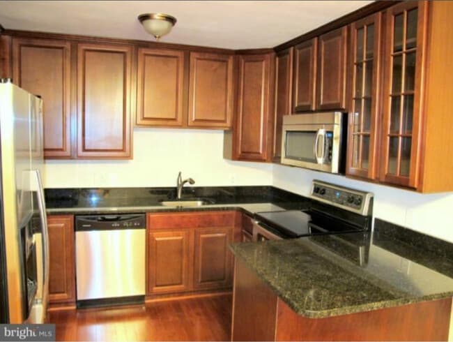 Building Photo - 16805 Dorchester Pl