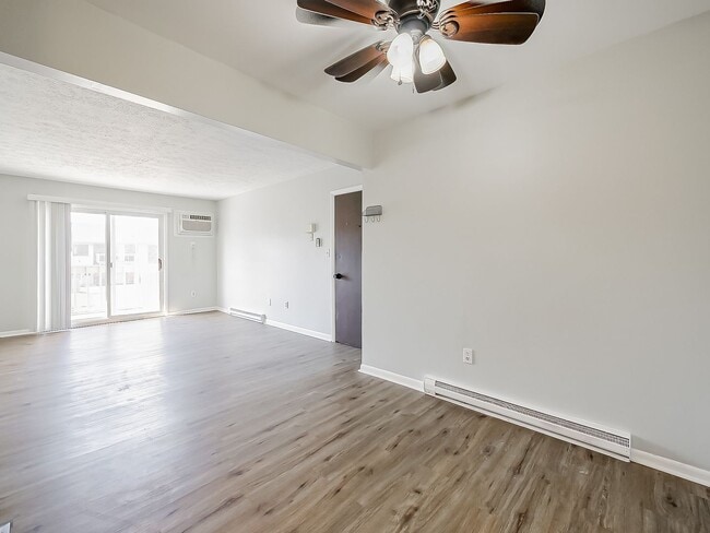 Building Photo - 125 E Van Riper Rd