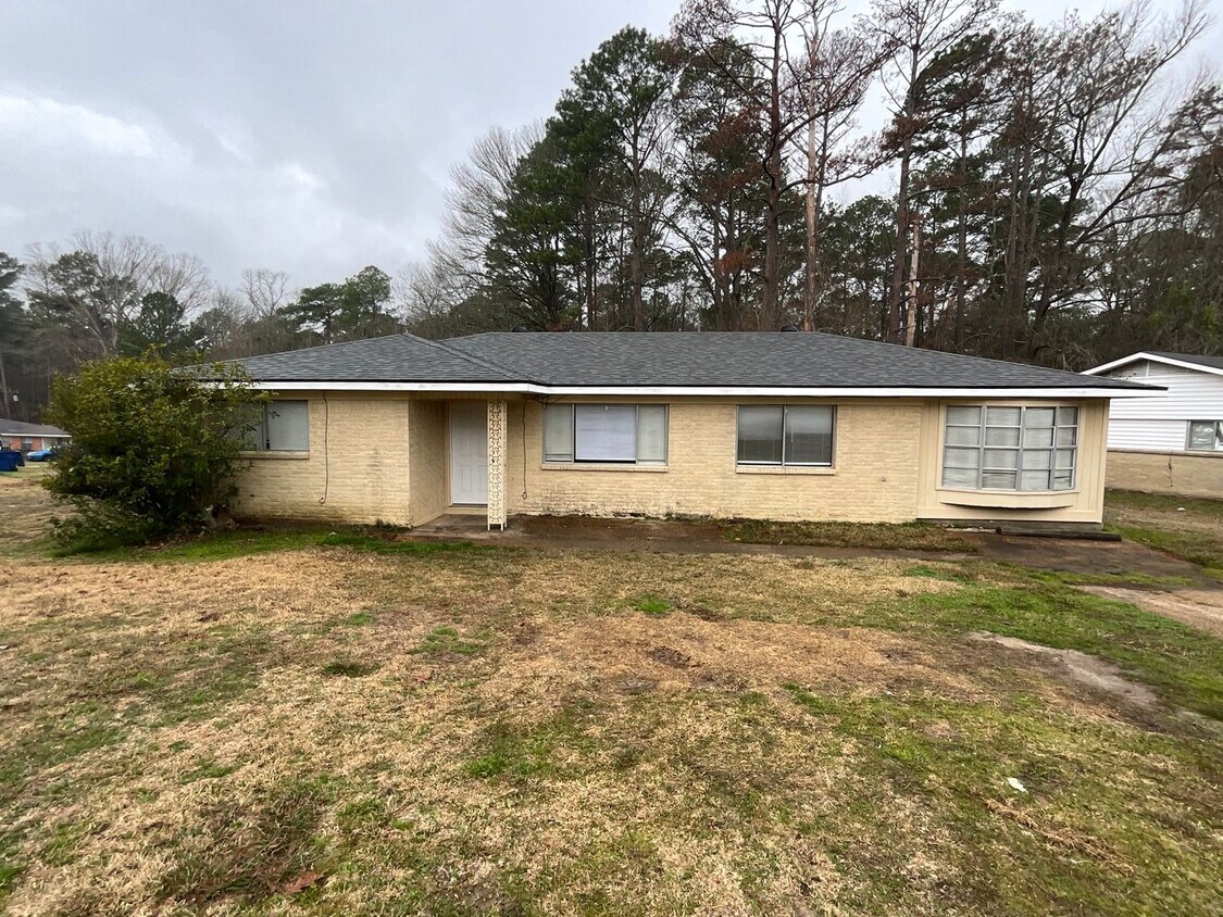 301 Hickory St, New Llano, LA 71461 House Rental in New Llano, LA