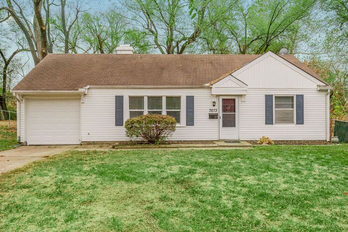Foto principal - Heart of Prairie Village Available on 7/12!