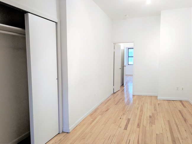 Building Photo - 24 Skillman Ave