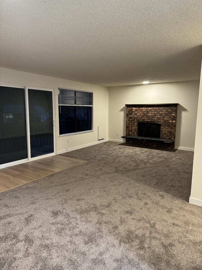 Building Photo - 3252 SE Goldmaur Ct