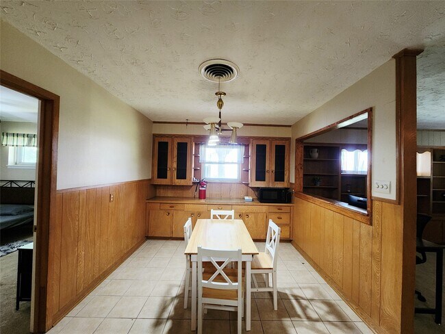 Foto del edificio - 1702 Ivie Lee St