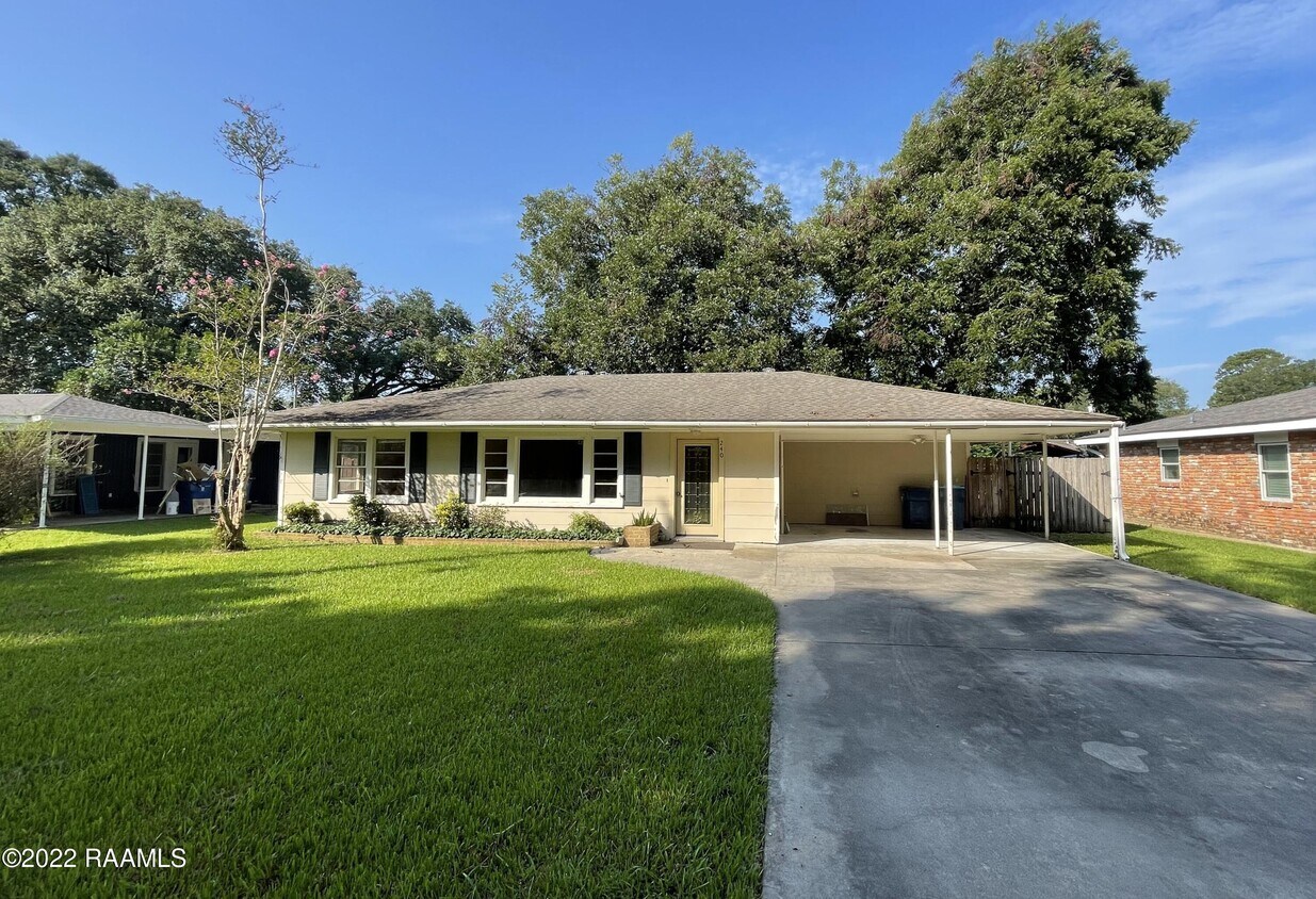 240 Hornsby Rd, Lafayette, LA 70506 House for Rent in Lafayette, LA