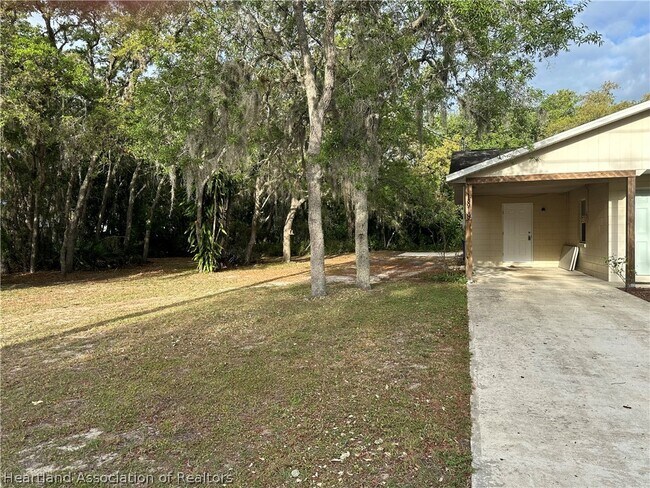 Building Photo - 1819 N Torrington Rd