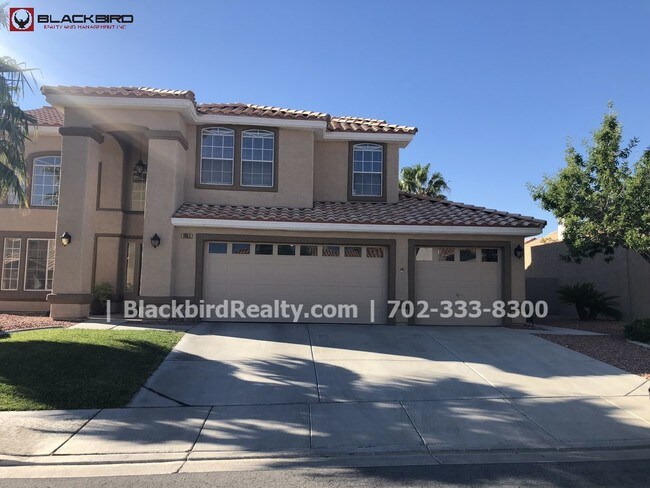 Four Bedroom With a POOL Three Car Garage House for Rent