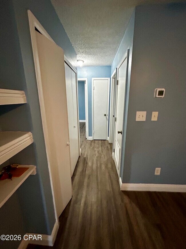 Building Photo - 6321 Lenawee St