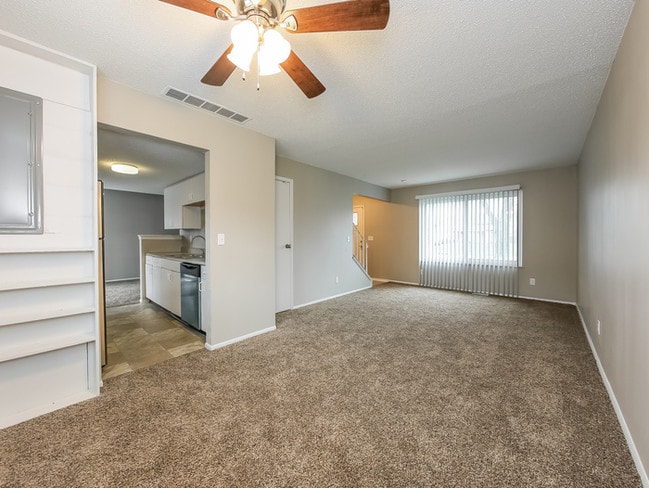 Building Photo - 3603 Greenview Dr