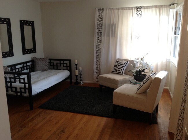 Building Photo - 142 May Ave