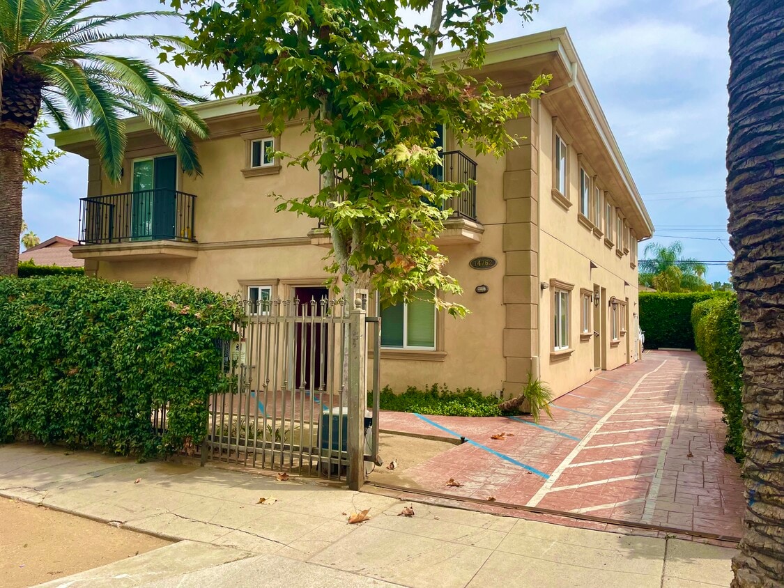 Primary Photo - 14762 Friar St