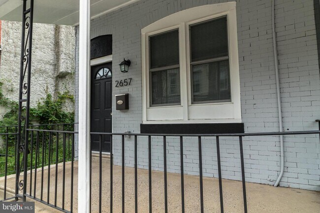 Building Photo - 2657 Deacon St