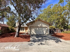 Building Photo - 1801 Towhee Dr