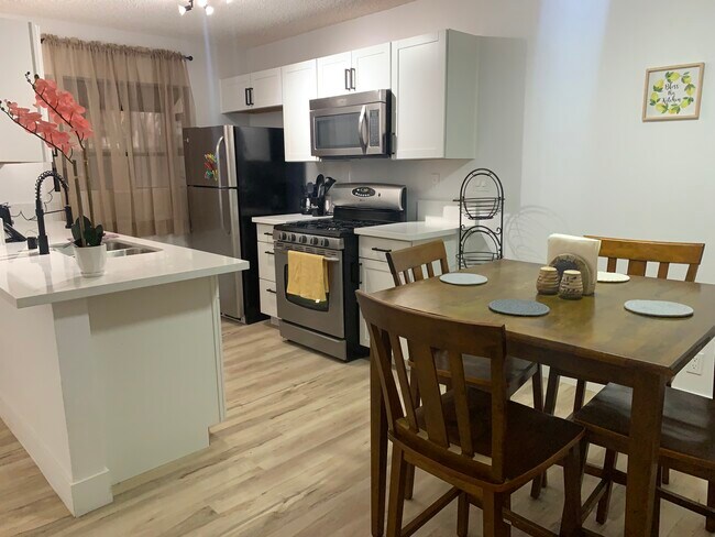 Foto del edificio - 457 N Lamb Blvd