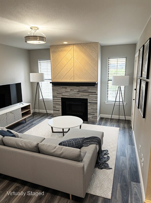 Foto del edificio - 1730 Crestpoint Dr
