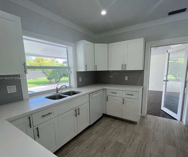Foto del edificio - 11205 SW 72nd Ave