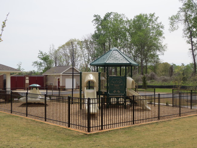 Building Photo - Camden Pointe