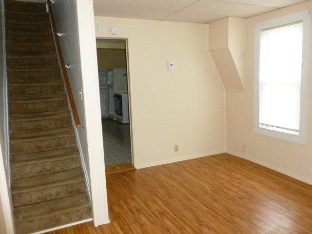 Living Room - 907 Magee St