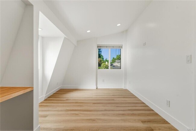 Foto del edificio - 6200 Woodlake Ave