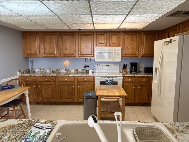 Building Photo - 5047 N Hwy A1A