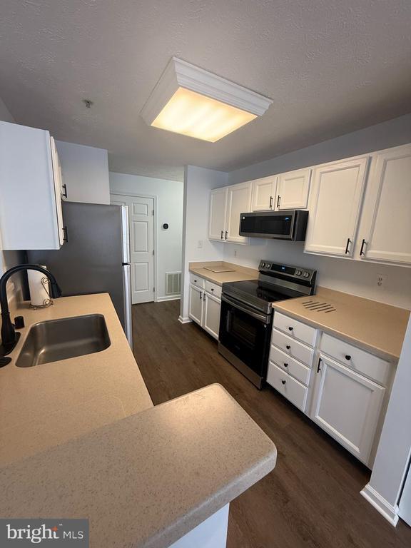 Building Photo - 6413 Weatherby Ct